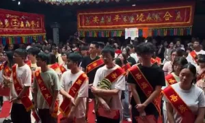 Ngôi làng hẻo lánh gây sốt vì có 33 tiến sĩ